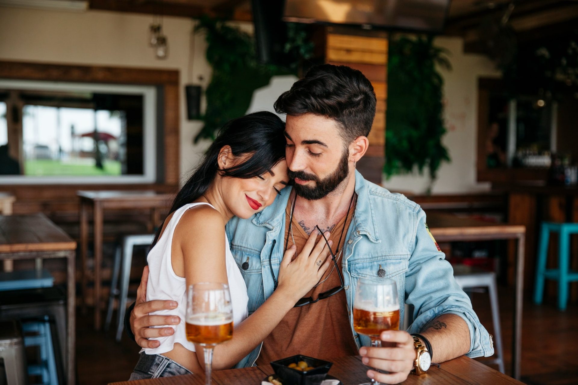 Hoe bier mensen samenbrengt: de verbindende kracht van een goed glas!